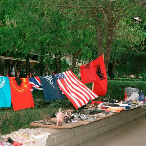 01 Flags for Sale (Pristina August, 1999)